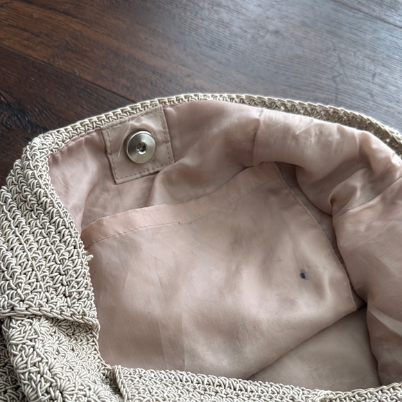 Elegant Cream Knit Tote Bag has pen marks on the inside otherwise great bag. - Picture 6 of 6